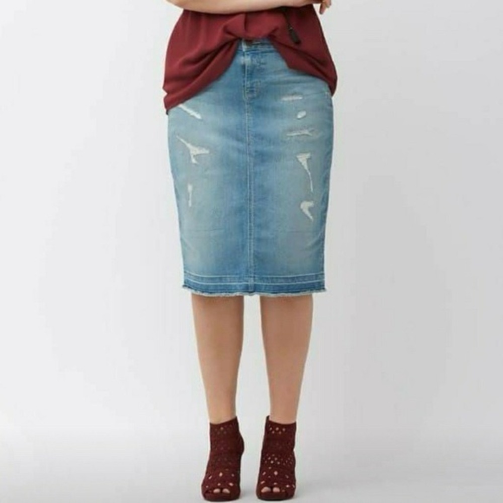 Lane Bryant Distressed Denim Pencil Skirt Size 14 NWT